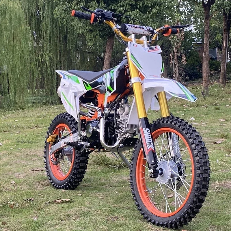 Sepeda motor Trail 125cc, ban  - Bike Chain ulasan dan harga
